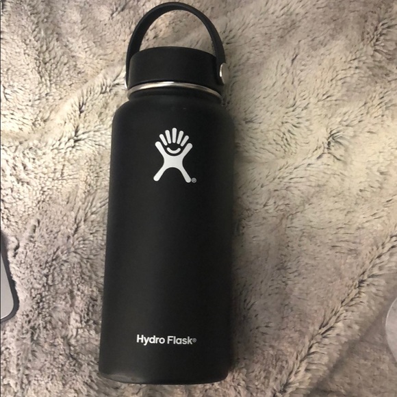 all black hydro flask